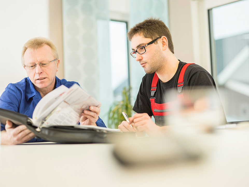 C F021889 bei Elektro Scholz in Jessen / Elster OT Holzdorf